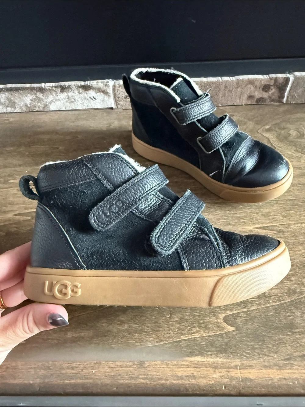 UGG Australia Rennon II Boots Black Leather Toddler Size 11